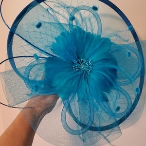 12" net & feather teal blue Fascinator NIP